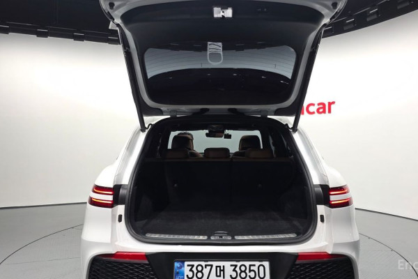 2021 Genesis GV70 с пробегом 20 078 км