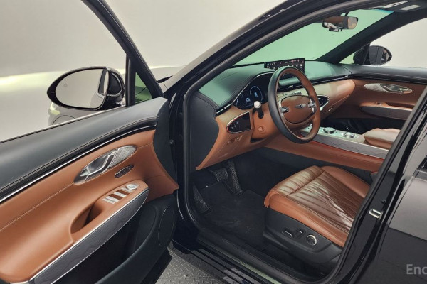 2022 Genesis GV70 с пробегом 64 216 км