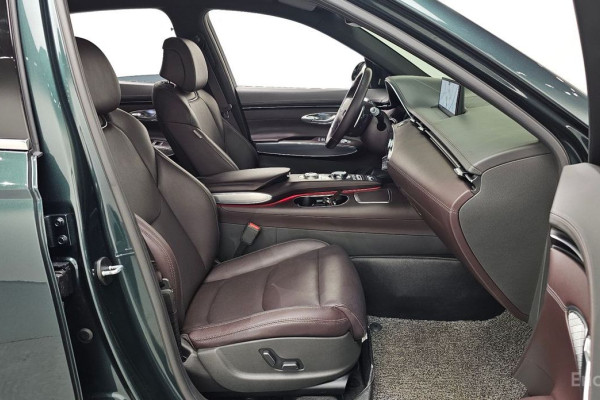 2021 Genesis GV70 с пробегом 93 634 км