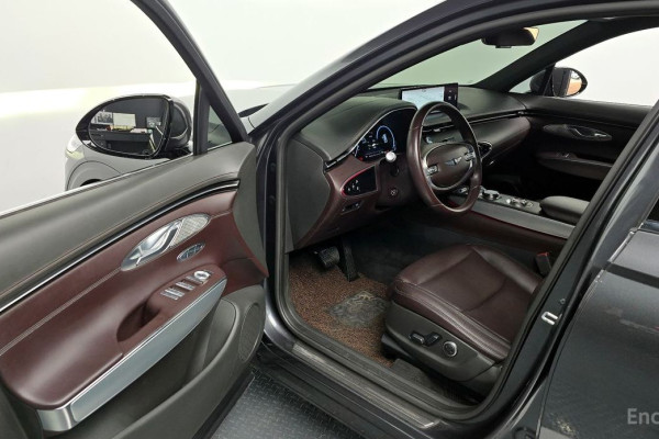 2021 Genesis GV70 с пробегом 47 571 км