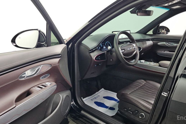 2021 Genesis GV70 с пробегом 72 140 км