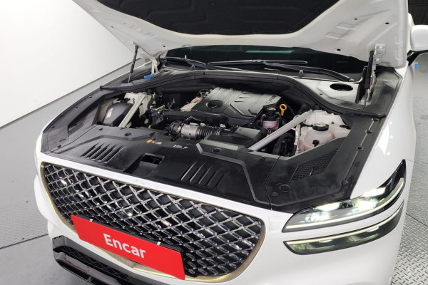 2022 Genesis GV70 с пробегом 68 645 км