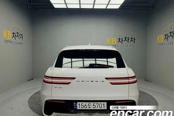 2022 Genesis GV70 с пробегом 35 067 км