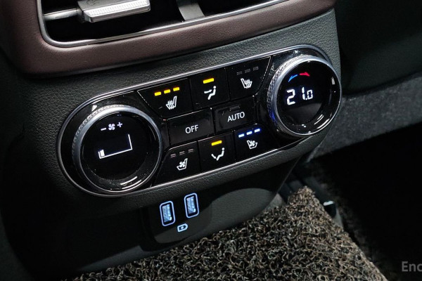 2021 Genesis GV70 с пробегом 72 140 км