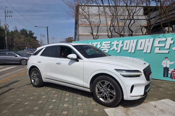 2021 Genesis GV70 с пробегом 46 147 км