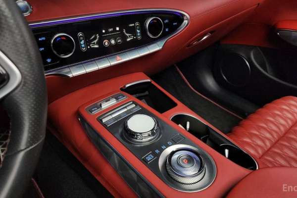 2022 Genesis GV70 с пробегом 68 645 км