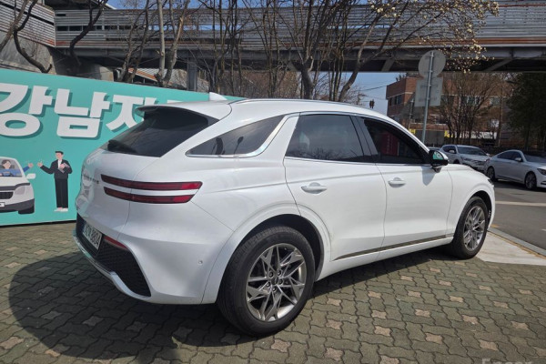 2021 Genesis GV70 с пробегом 46 147 км