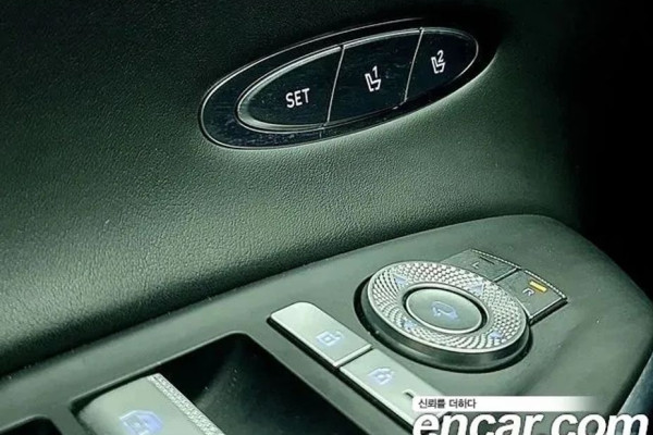 2022 Genesis GV70 с пробегом 35 067 км