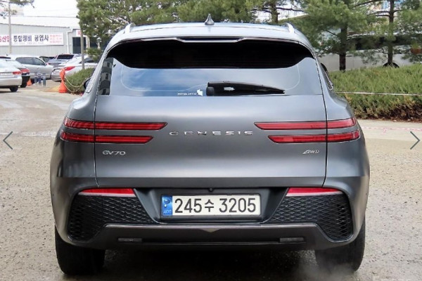 2021 Genesis GV70 с пробегом 56 614 км