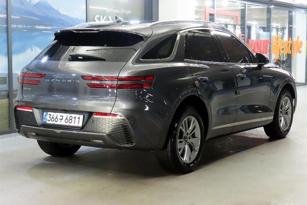 2021 Genesis GV70 с пробегом 15 409 км