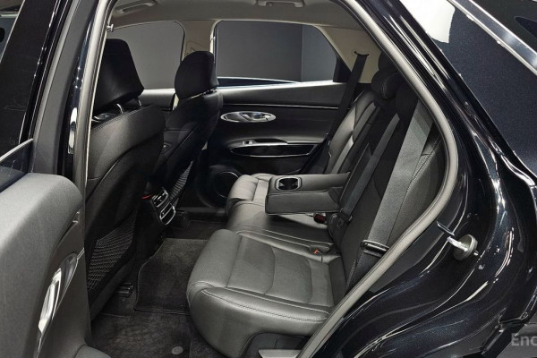 2021 Genesis GV70 с пробегом 70 289 км