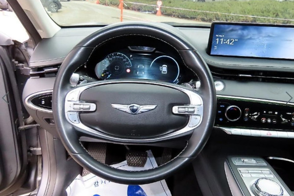 2021 Genesis GV70 с пробегом 56 614 км