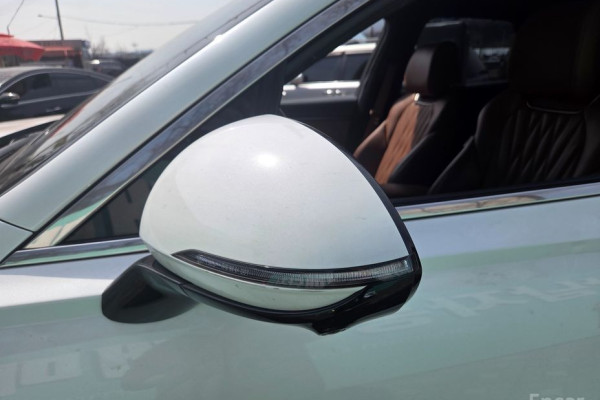 2021 Genesis GV70 с пробегом 46 147 км