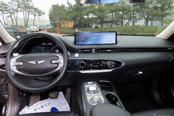 2021 Genesis GV70 с пробегом 56 614 км