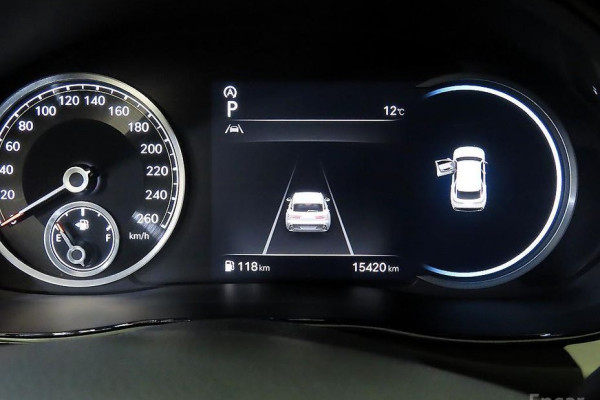 2021 Genesis GV70 с пробегом 15 409 км