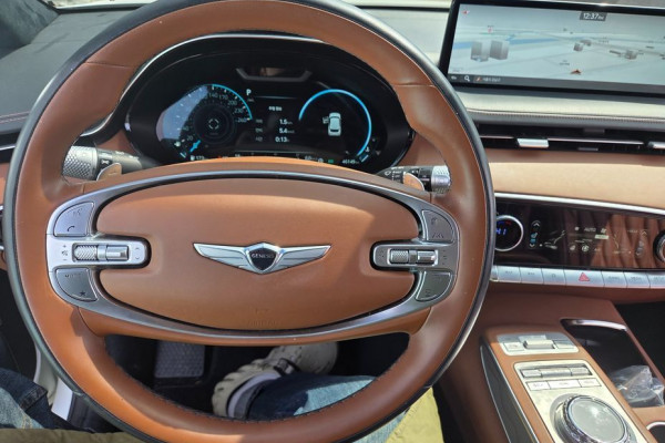 2021 Genesis GV70 с пробегом 46 147 км