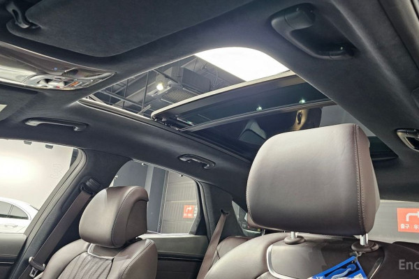 2021 Genesis GV70 с пробегом 50 432 км