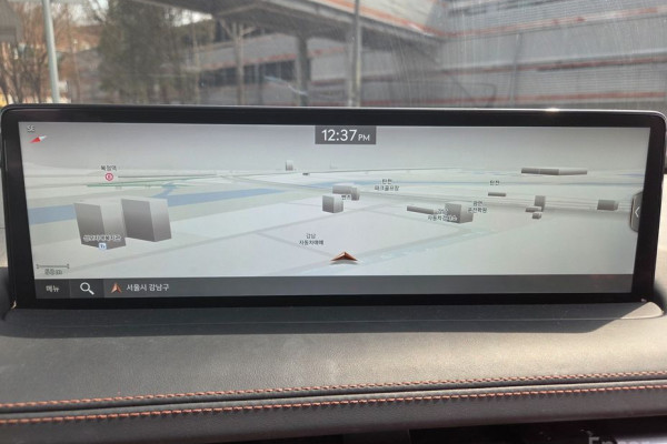 2021 Genesis GV70 с пробегом 46 147 км