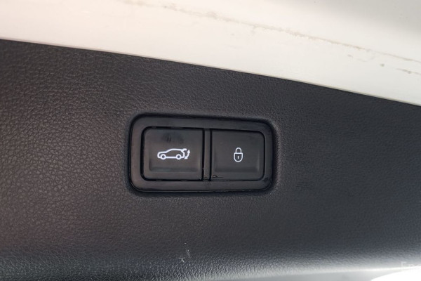 2022 Genesis GV70 с пробегом 68 645 км