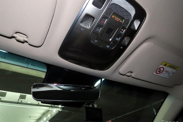 2021 Genesis GV70 с пробегом 15 409 км