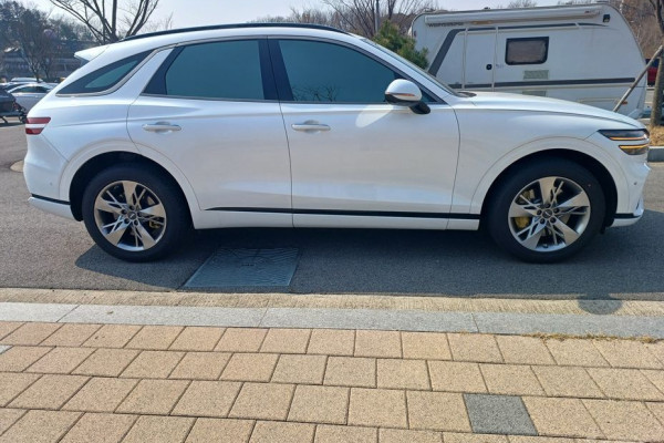 2021 Genesis GV70 с пробегом 98 160 км