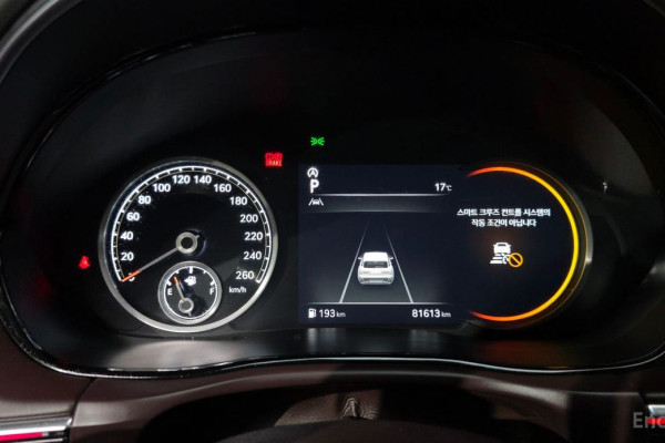 2021 Genesis GV70 с пробегом 81 613 км