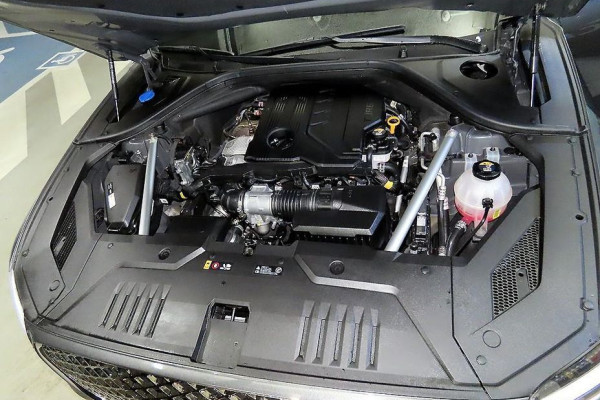 2021 Genesis GV70 с пробегом 15 409 км