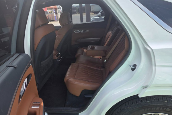 2021 Genesis GV70 с пробегом 46 147 км