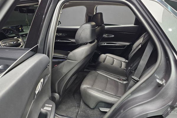 2021 Genesis GV70 с пробегом 85 296 км