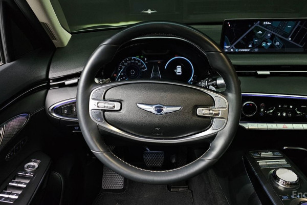 2021 Genesis GV70 с пробегом 85 296 км