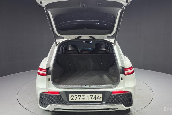 2021 Genesis GV70 с пробегом 81 613 км