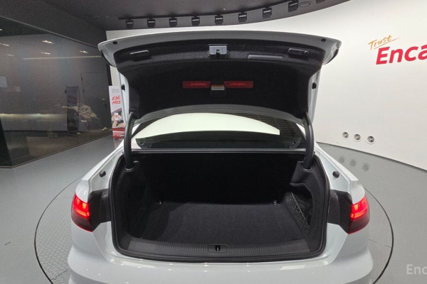 2021 Audi A4 с пробегом 30 976 км