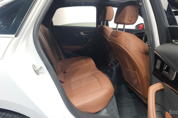 2021 Audi A4 с пробегом 70 624 км