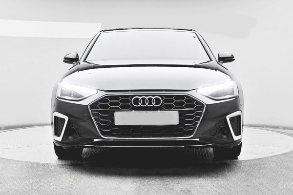 2021 Audi A4 с пробегом 75 665 км
