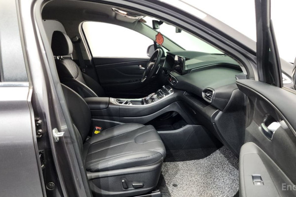 2022 Hyundai Santa Fe с пробегом 24 583 км