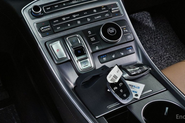 2023 Hyundai Santa Fe с пробегом 32 273 км