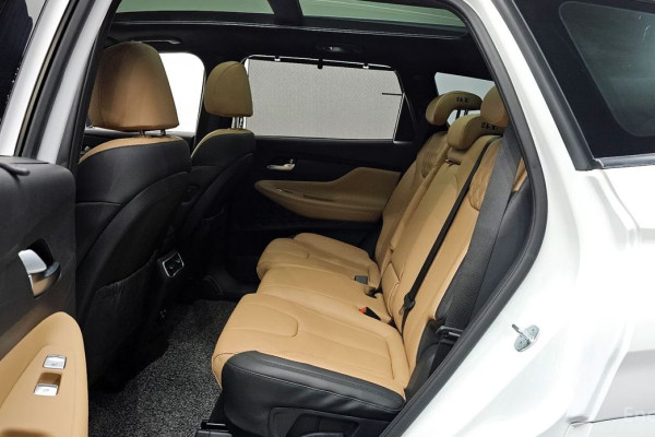 2023 Hyundai Santa Fe с пробегом 32 273 км