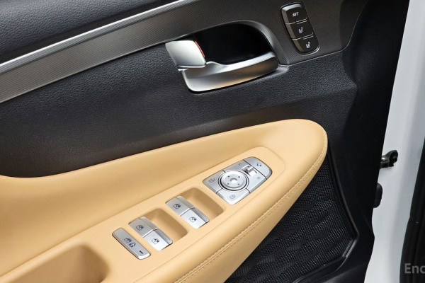 2023 Hyundai Santa Fe с пробегом 32 273 км