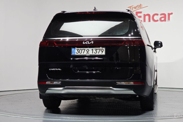 2023 Kia Carnival с пробегом 78 129 км