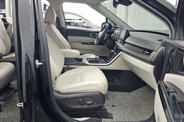 2023 Kia Carnival с пробегом 78 129 км