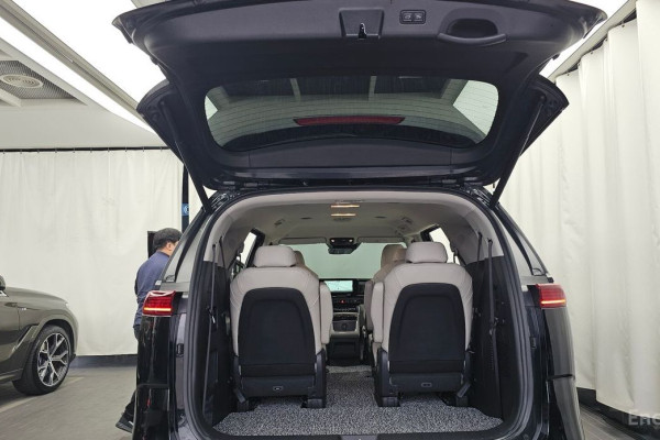 2023 Kia Carnival с пробегом 78 129 км