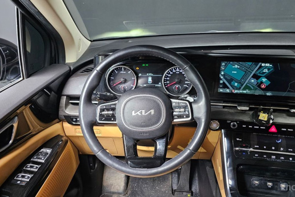 2023 Kia Carnival с пробегом 57 234 км