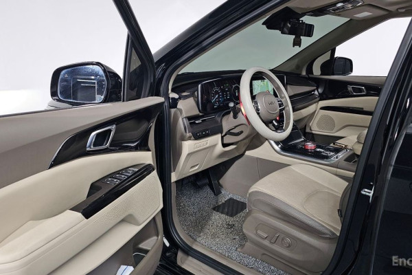 2022 Kia Carnival с пробегом 62 460 км