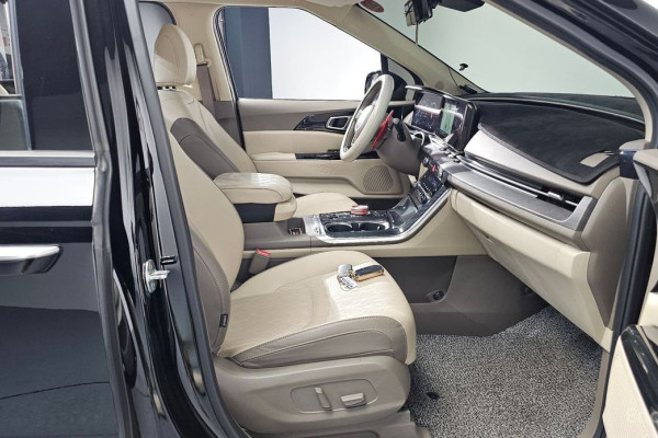 2022 Kia Carnival с пробегом 62 460 км