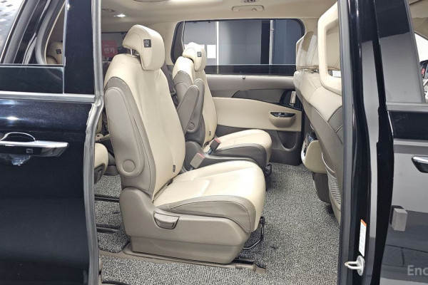 2022 Kia Carnival с пробегом 62 460 км