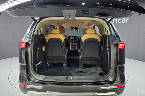 2023 Kia Carnival с пробегом 57 234 км