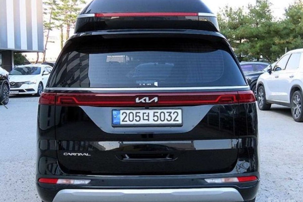 2022 Kia Carnival с пробегом 83 795 км
