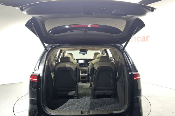 2022 Kia Carnival с пробегом 62 460 км