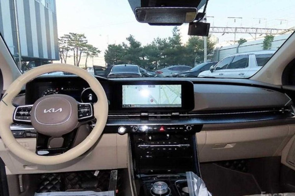 2022 Kia Carnival с пробегом 83 795 км