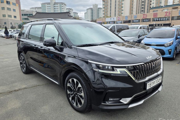 2023 Kia Carnival с пробегом 81 758 км
